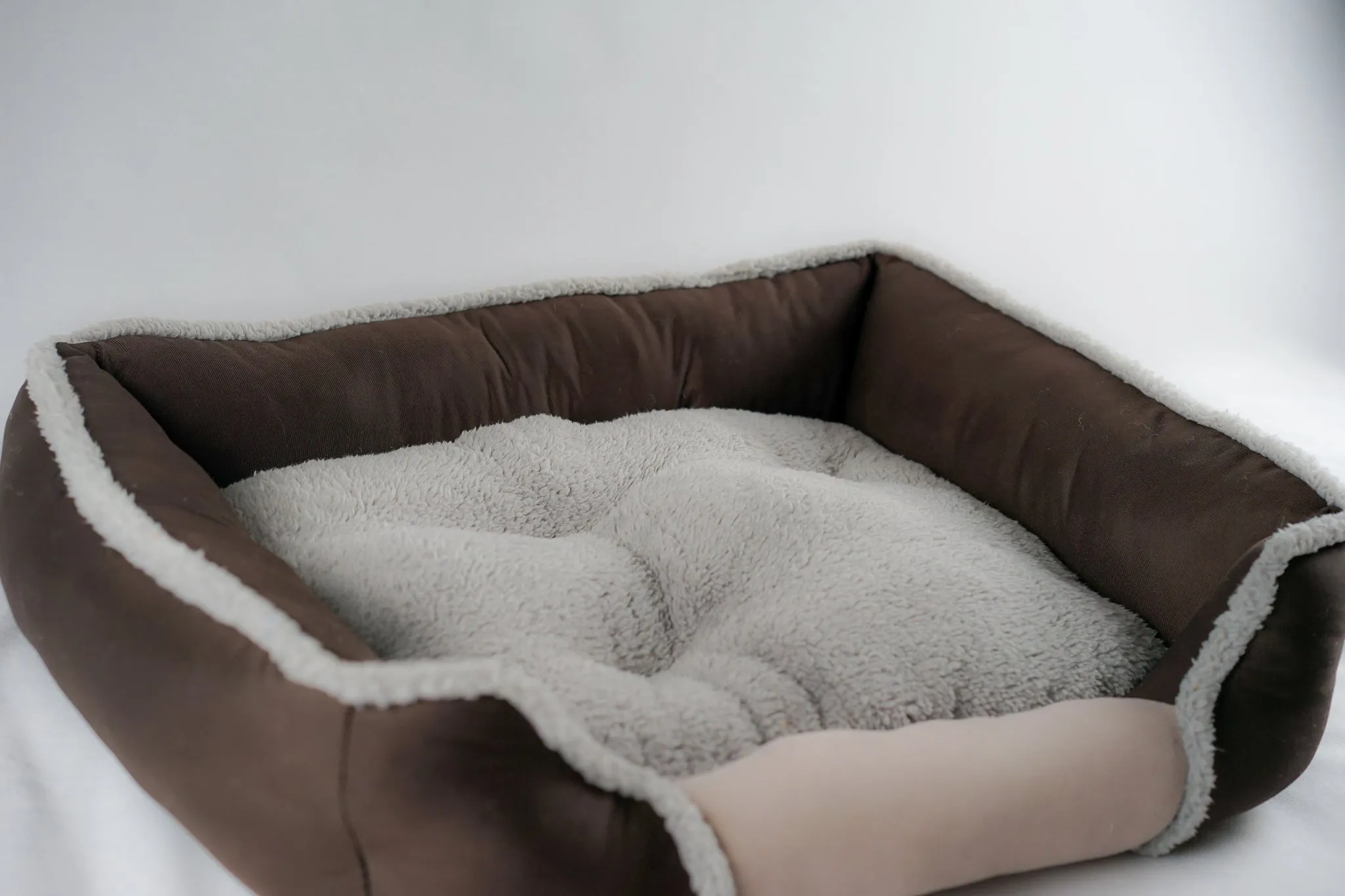 PawsParadise™ | Soft Touch All Seasons 26'' Bed