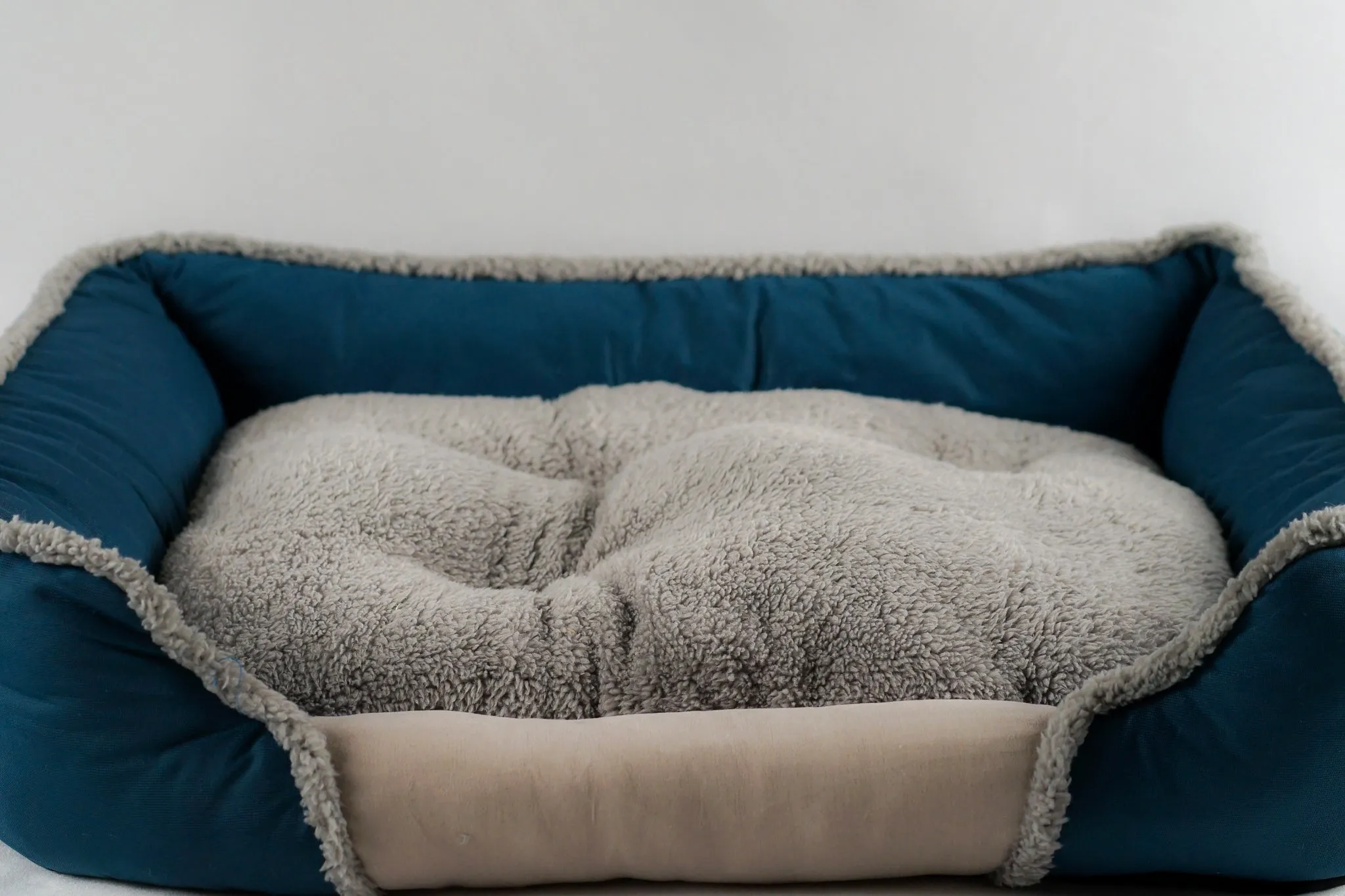 PawsParadise™ | Soft Touch All Seasons 26'' Bed